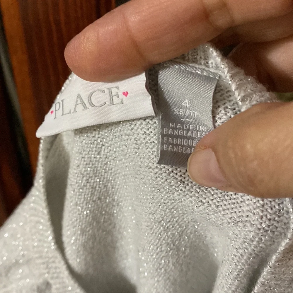 The Children’s Place Toddler Silver Sweater Size 4